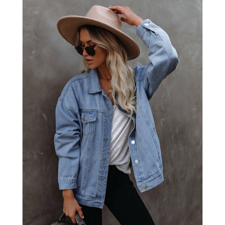 Kvinders oversized denimjakke med praktiske brystlommer Stilla