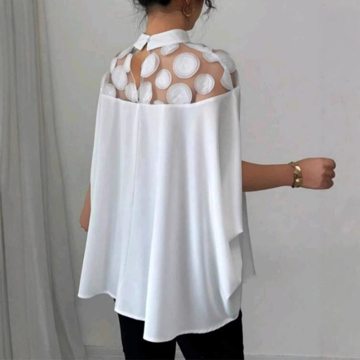 Damebluse med raffineret gennemsigtighed-design og flæseærmer Stilla