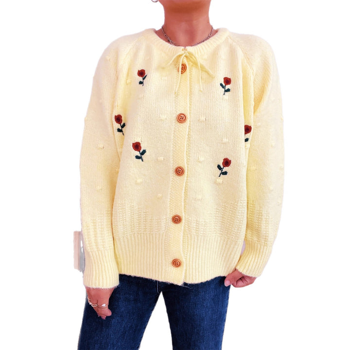 Dame cardigan med legende blomster broderi og knaplukning Stilla