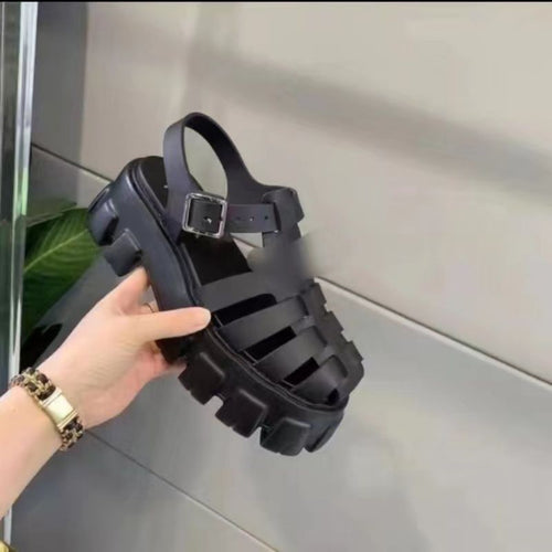 Dame Sporty Riemchensandaler med robust sålprofil og justerbar rem Stilla