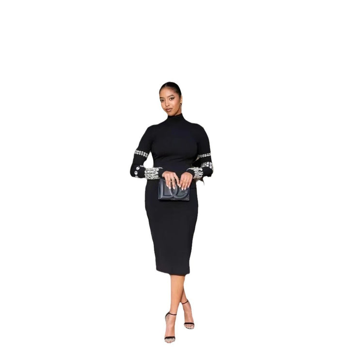 Dame elegant og tætsiddende kjole med smykkedetaljer Stilla