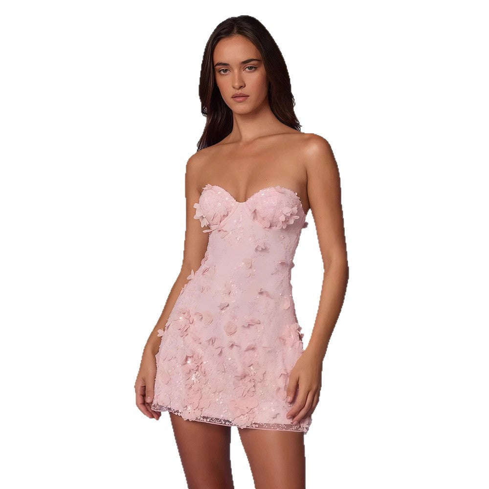 Kvinders cocktailkjole med off-the-shoulder design og blomster 3D applikationer Skovae