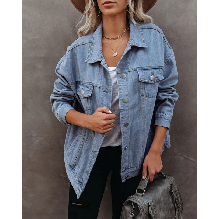 Kvinders oversized denimjakke med praktiske brystlommer Stilla