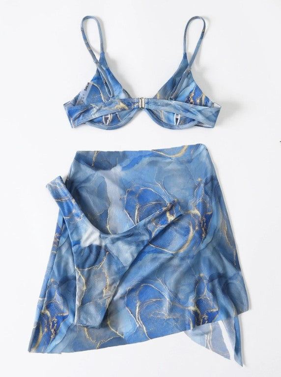 Dame bikini sæt med elegant sarong og fashionable accenter Skovae