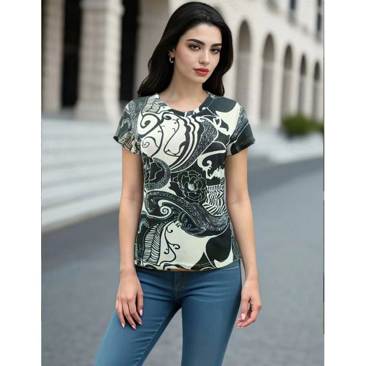 Kvinders T-shirt med kreativ læbe design og afslappet pasform Stilla