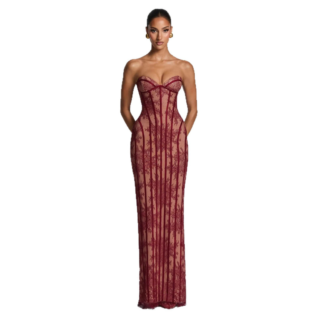 Dame fitted blondekjole med bustier-top og elegante detaljer
