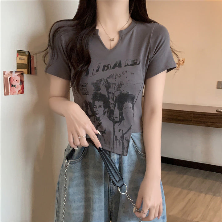 Dame Crop V-Udskæring Grafik T-Shirt med unik tryk Stilla