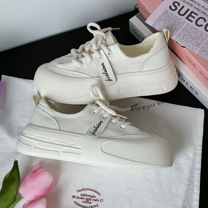 Dame Sneakers i sporty-moderne design med elastiske snørebånd og støddæmpende sål Stilla