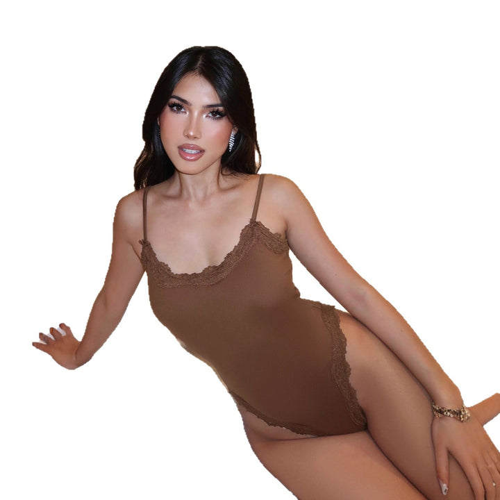 Damen eleganter Bodysuit mit Spitzenakzenten und verstellbaren Trägern Skovae