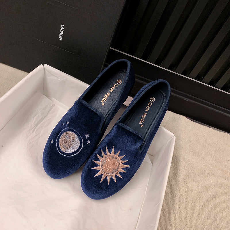 Dame Samt Slipper med unikt soltryk og elegant guldaccent Stilla