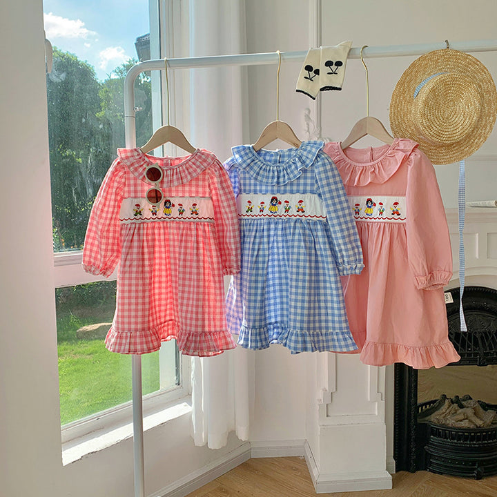 Pige Gingham-rutete kjole med fantasifuld karaktérbroderi Stilla