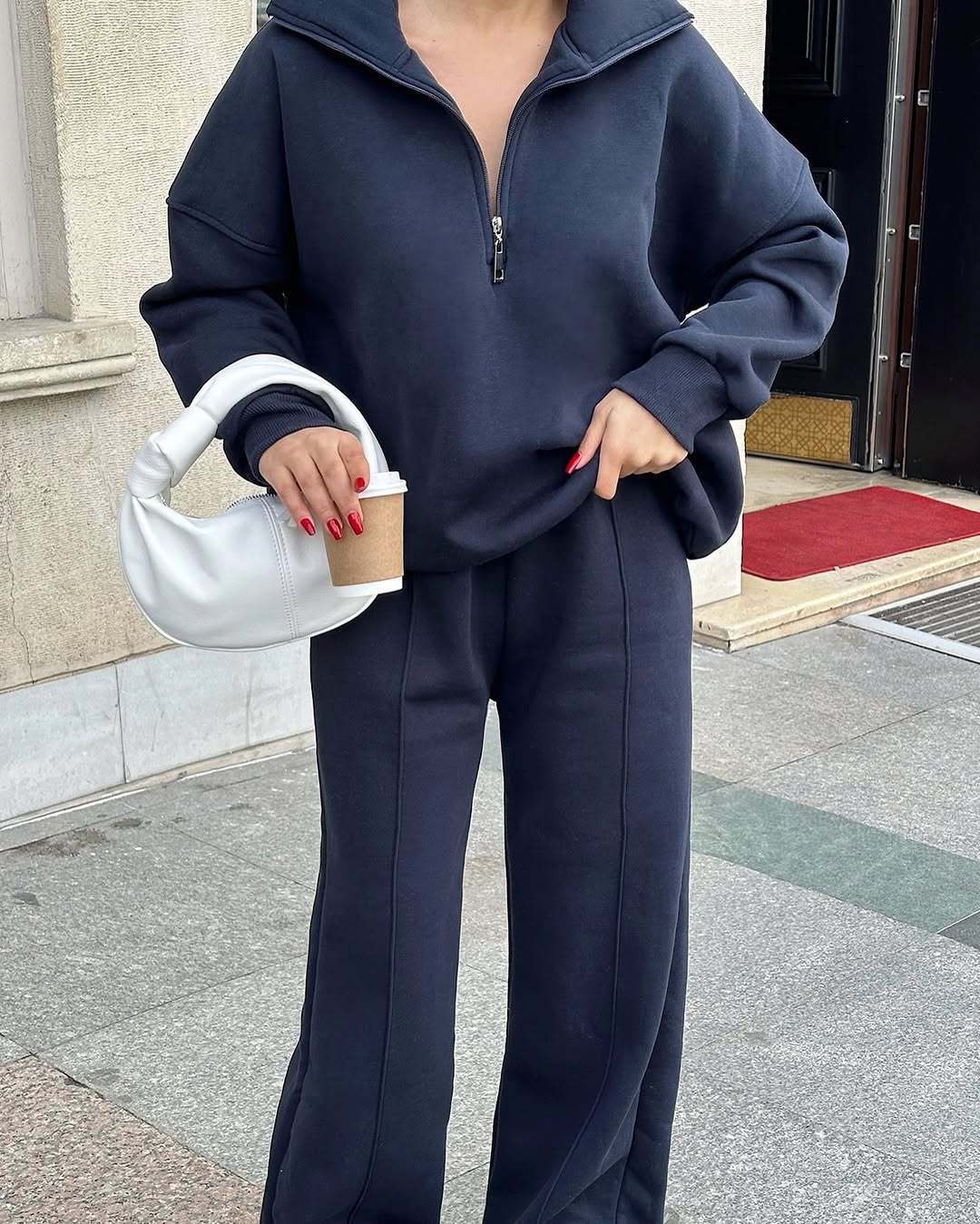 Dame behagelig Fleece-Athleisure-dragt med ståkrave og lynlås Stilla