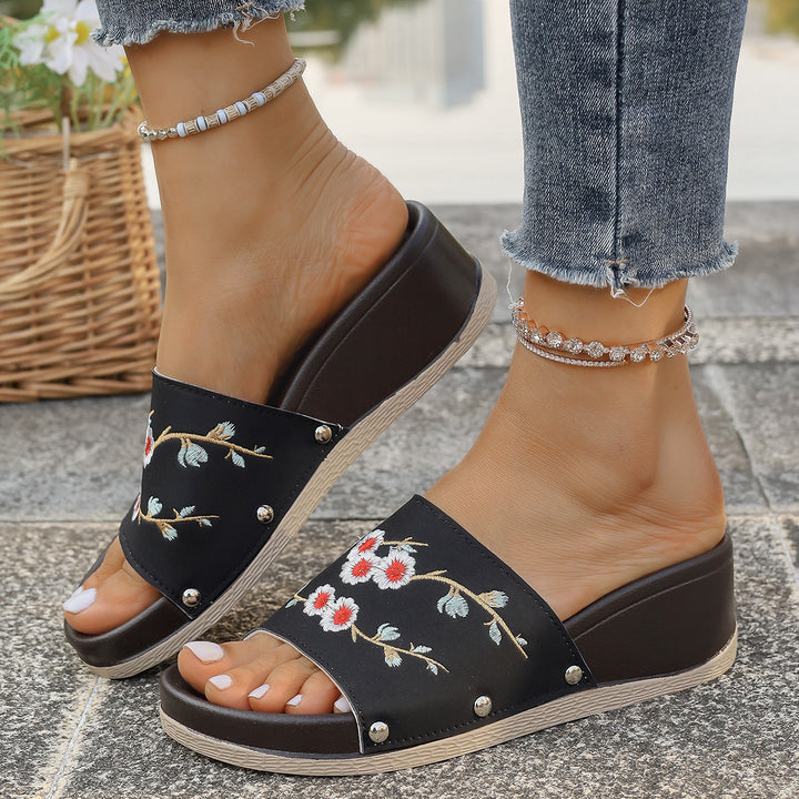 Dame Wedge-Pantoletten med floralt broderi og skridsikker sål Stilla