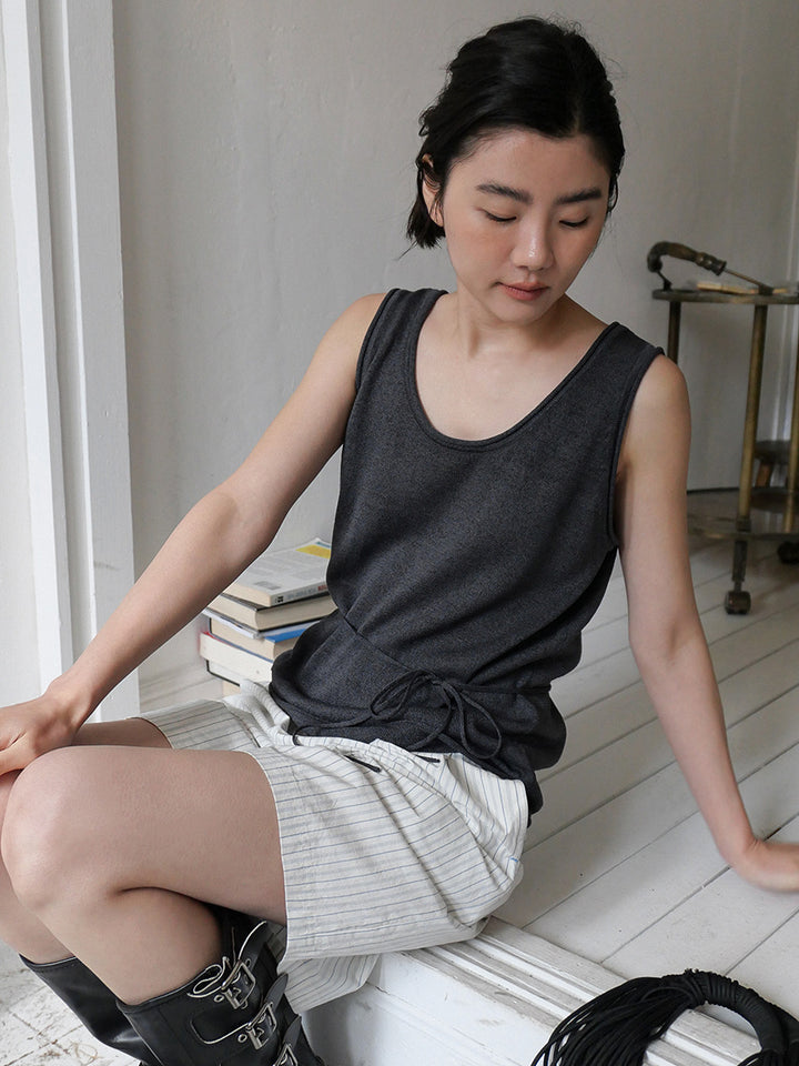 Dame afslappet tanktop med justerbar talje snøre og elegant materiale mix Stilla