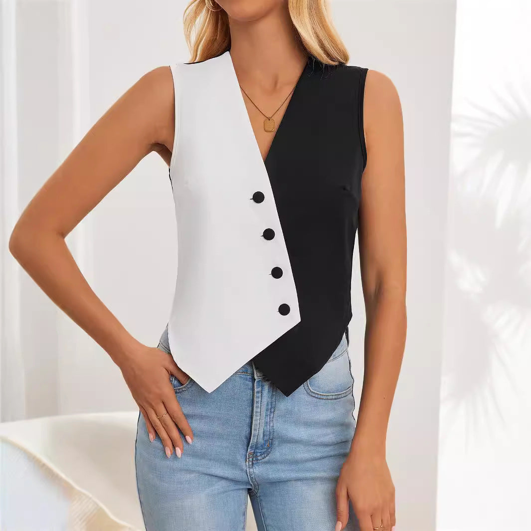 Damevest med asymmetrisk snit og moderigtige knapper Stilla