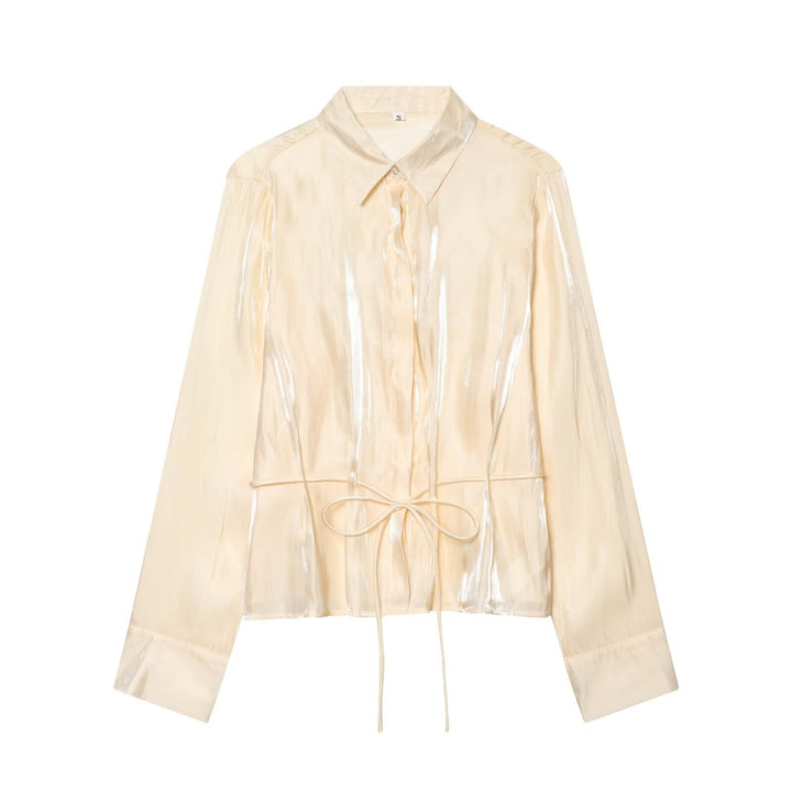 Dame skinnende bluse med justerbar talje og elegant krave Skovae