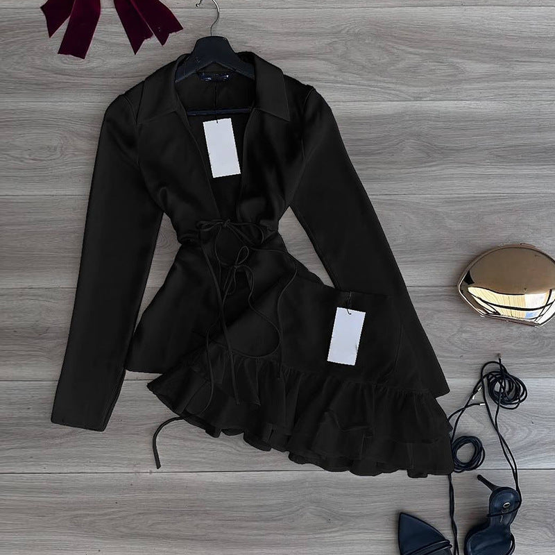 Dame Raffineret tøjensemble med blazer og volanglignende nederdel Stilla
