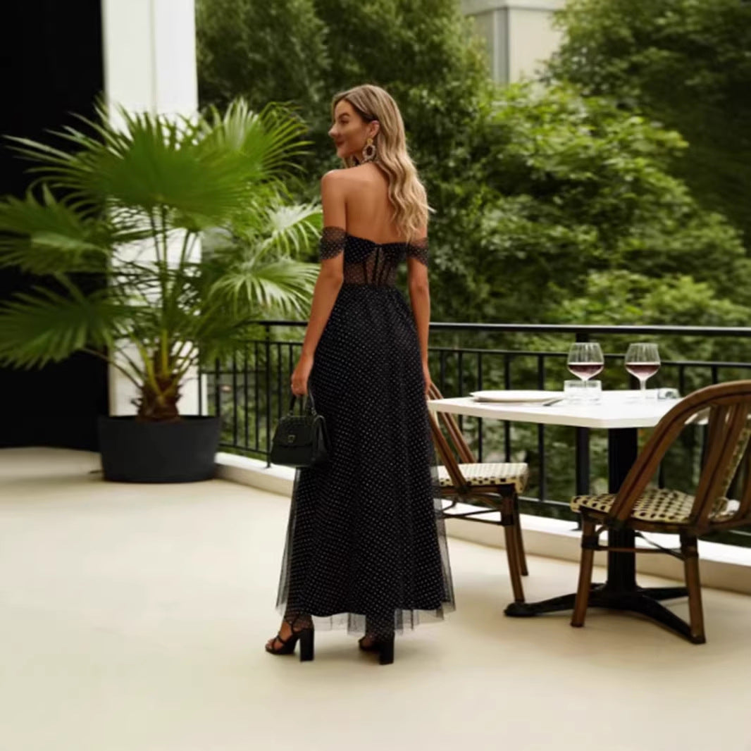 Kvinders elegante off-shoulder maxi kjole med gennemsigtige indlæg og prikmønster Skovae