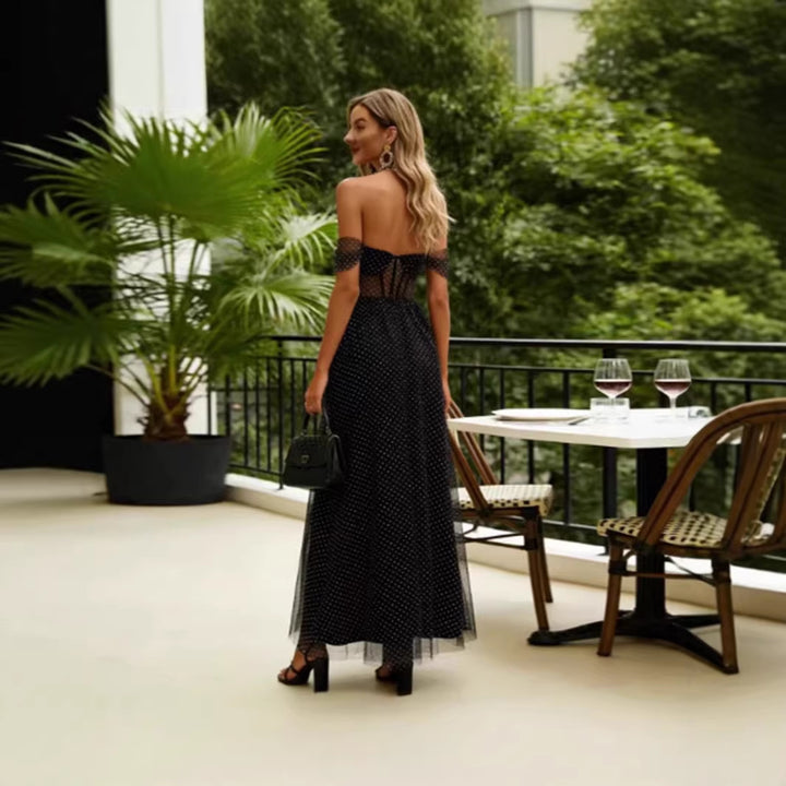 Kvinders elegante off-shoulder maxi kjole med gennemsigtige indlæg og prikmønster Skovae