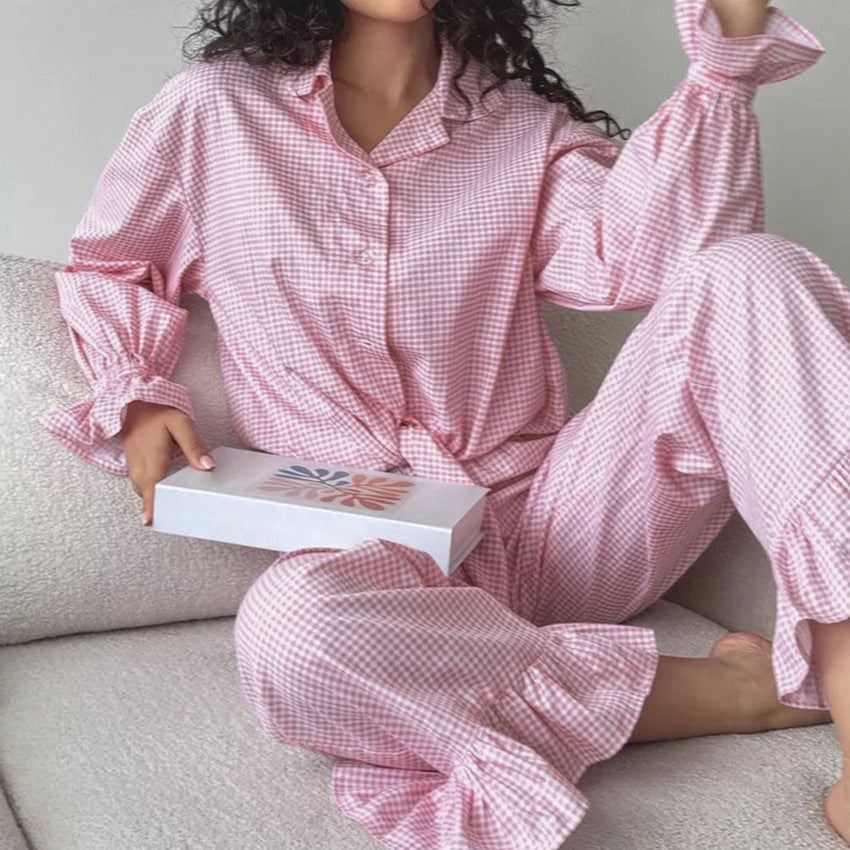 Dame pyjamasæt med ternet mønster og flæsedetaljer Stilla
