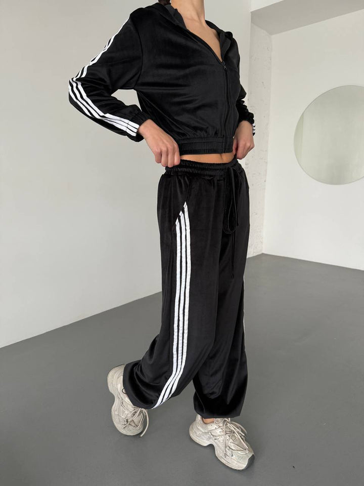 Kvinders fleece sportssæt med cropped jakke og behageligt vidde-bukser Skovae