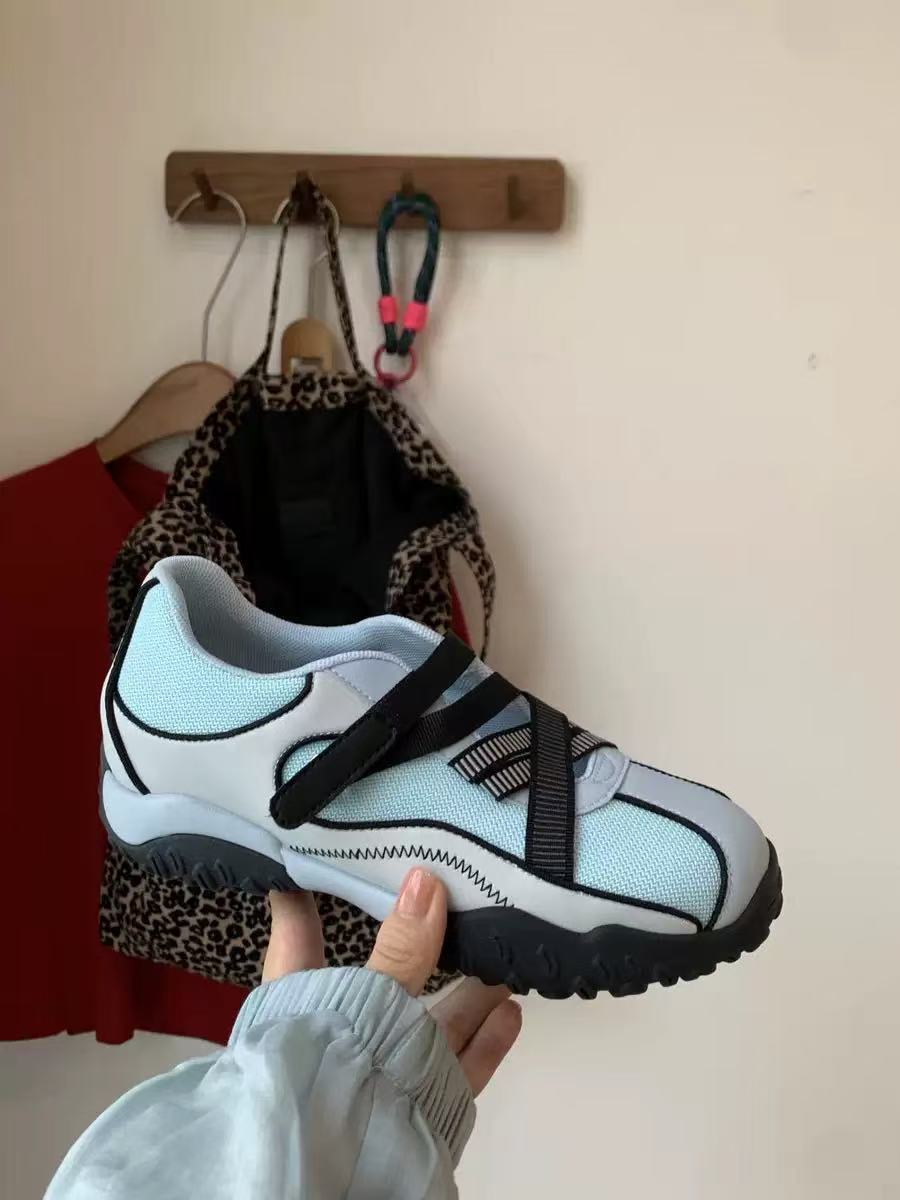 Dame Komfortable Outdoor-Sneakers med justerbare remme Stilla