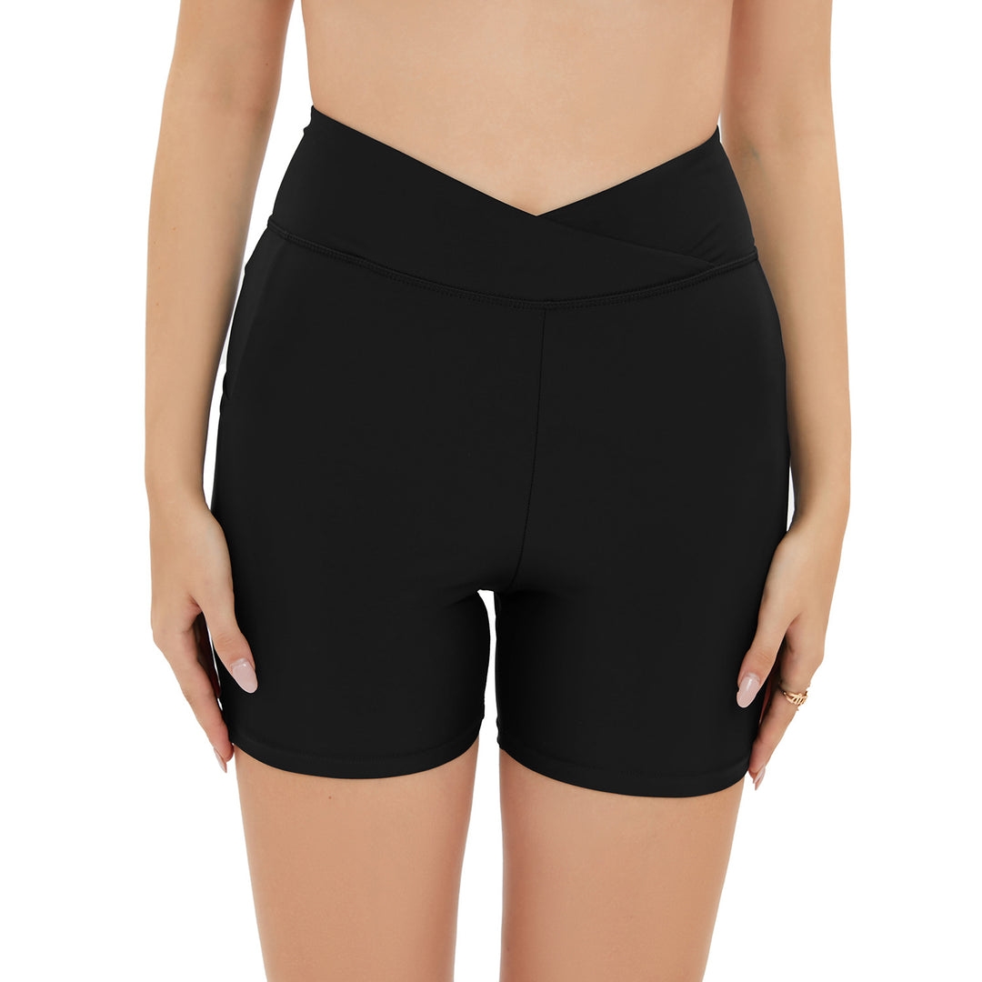Dame højtaljede badeshorts med innovativt snit og figurskabende design Stilla