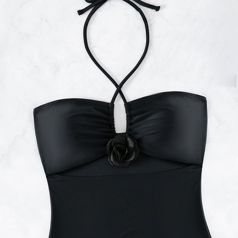 Dame One-Piece Svømmedragt med udsmykkede Cut-Outs og elegant Wrap Skirt Skovae