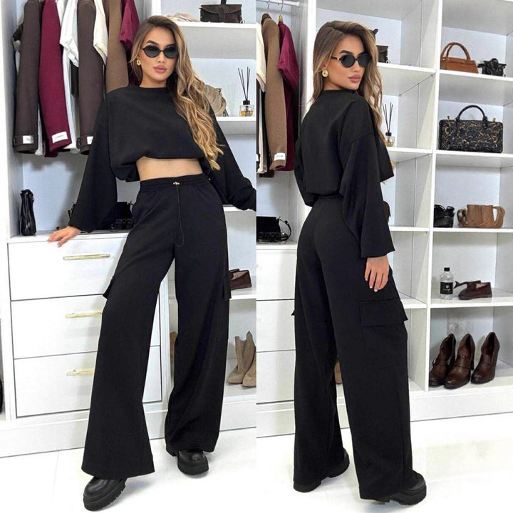 Kvindernes afslappede cargo loungewear sæt med cropped top og brede bukser Skovae