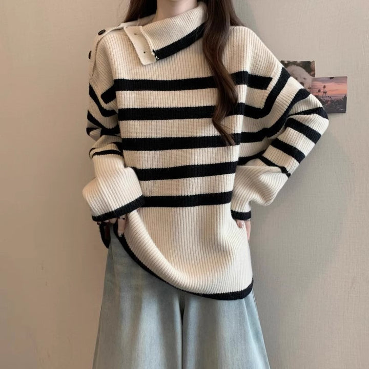 Kvinder Stribet Sweater med Moderne Krave og Knap Detaljer Stilla