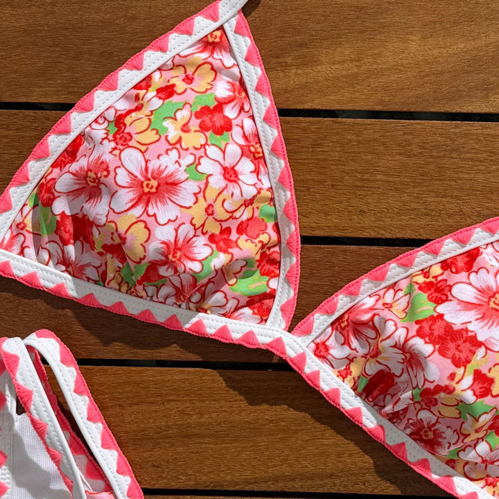 Dame bikinisæt med blomsterdesign og elegante cut-outs Stilla