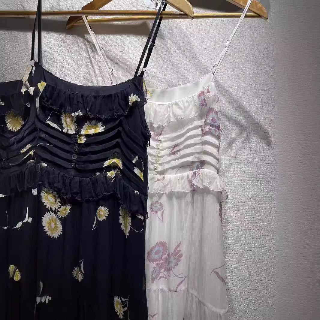 Dame Maxikjole med sarte flæsedetaljer og blomstret design Stilla