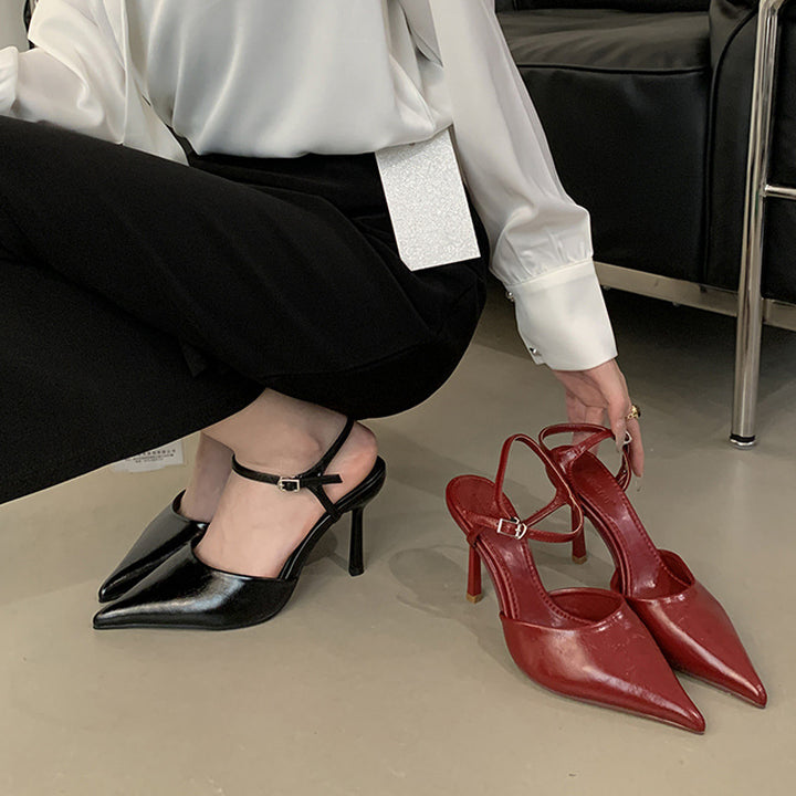 Dame Slingback Pumps med elegant spids design og justerbar rem Stilla