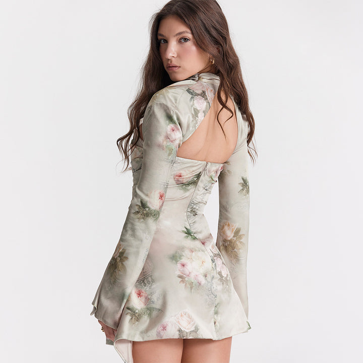 Dame Mini-kjole med elegant drapering og romantisk snit Stilla