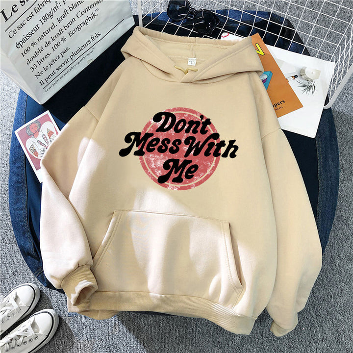 Kvinders hoodie med kreativt statementsdesign Skovae