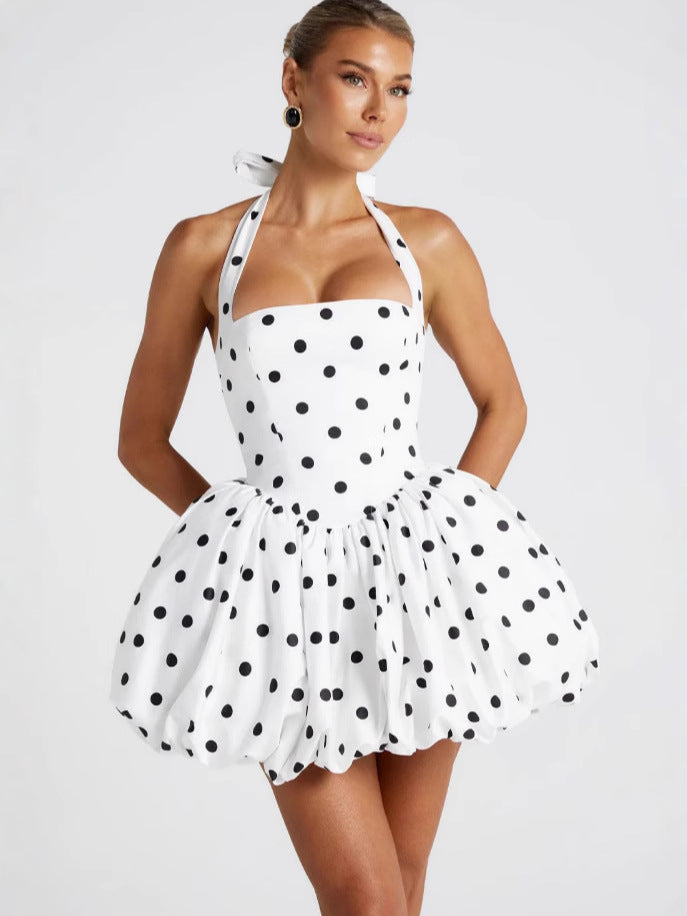 Dame festlig minikjole med off-shoulder design og voluminøs skørt Stilla