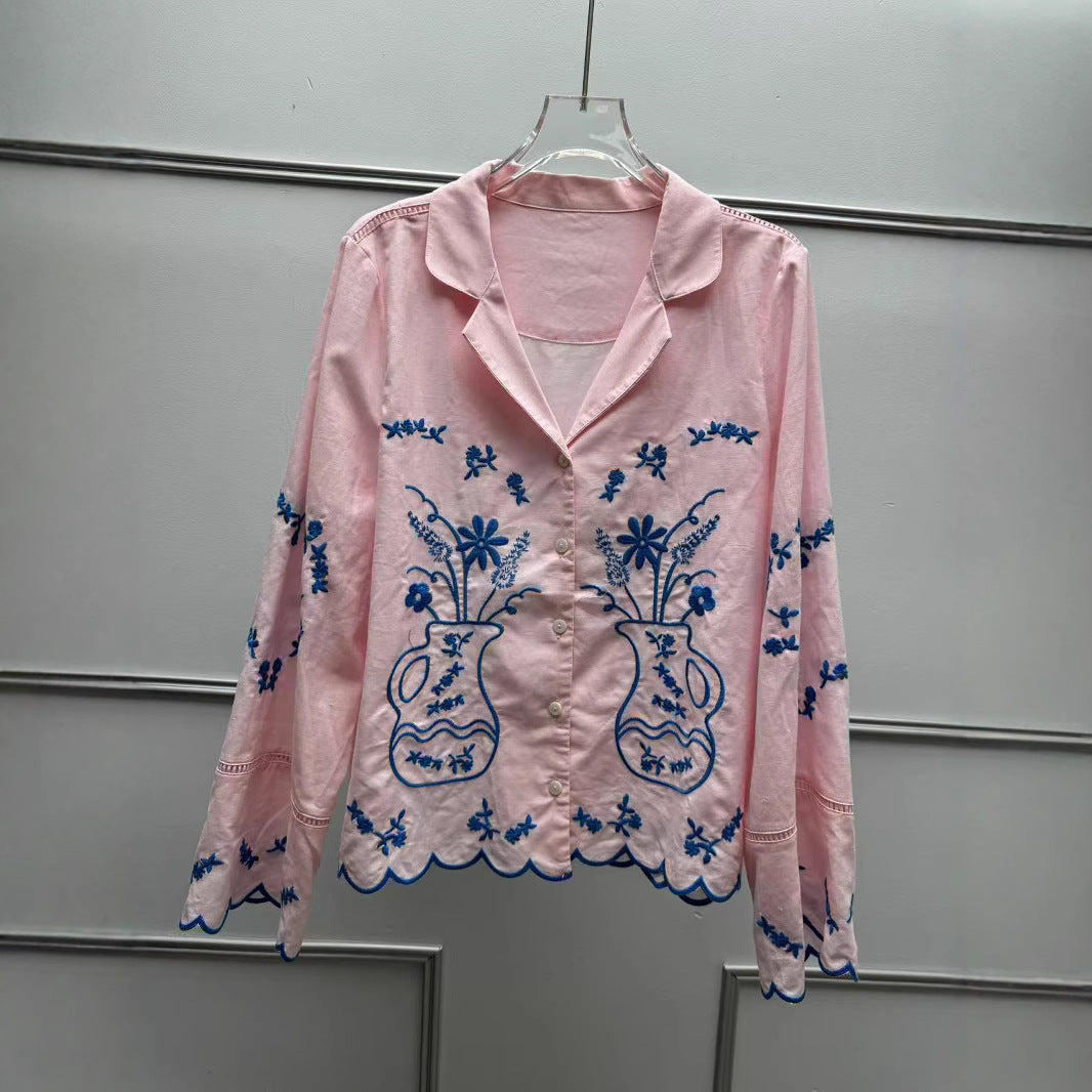 Damebluse med håndlavede florale broderier og løs pasform Stilla