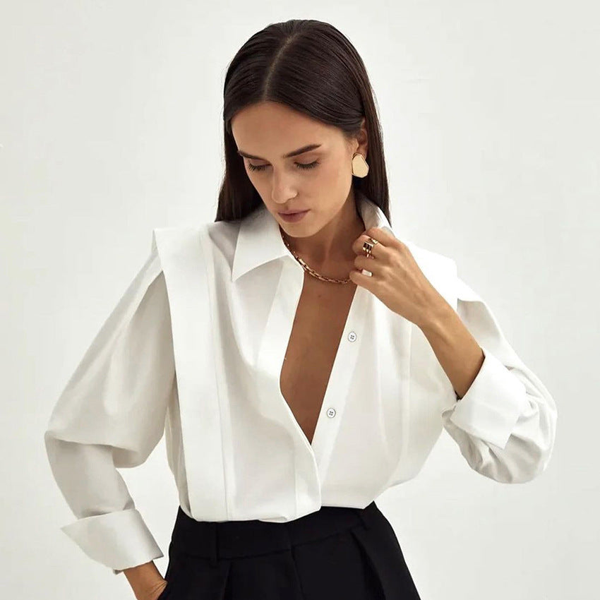 Dame Ståkrave-bluse med strukturerede skuldre og elegant snit Stilla