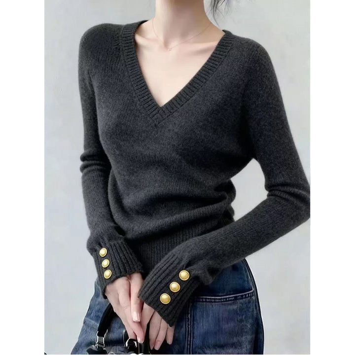 Dame fin V-hals sweater med elegante knapdetaljer Stilla
