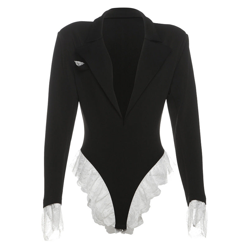 Dame body med raffineret blazer-stil og spidsbesætning Skovae