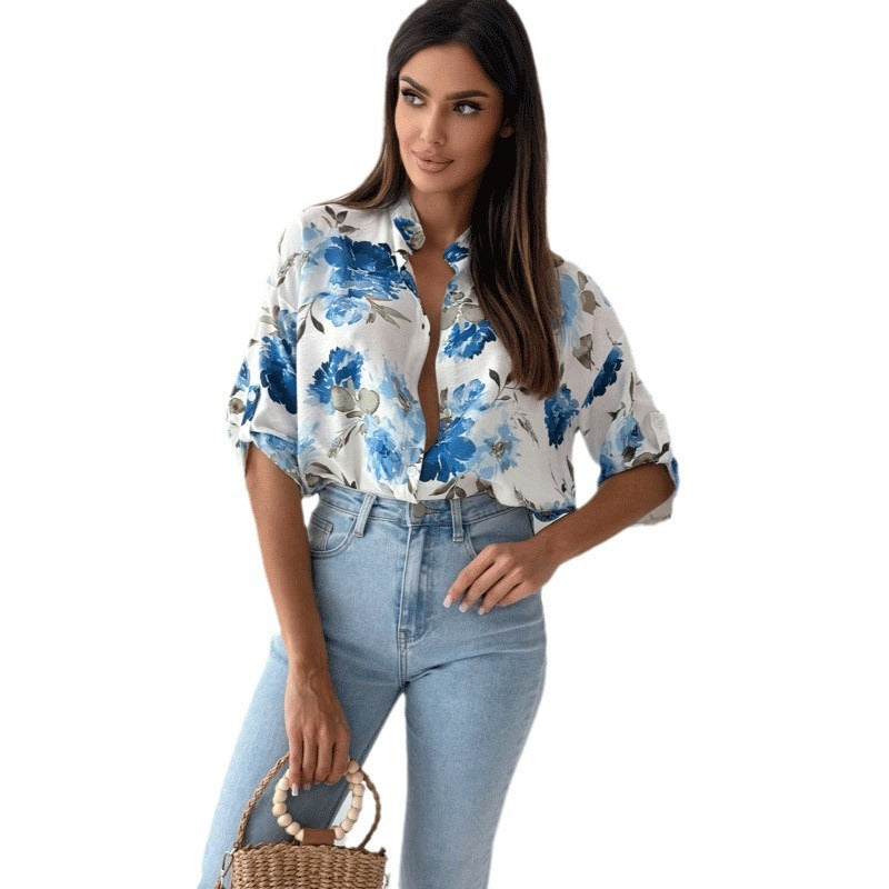 Damebluse med floral design og casual snit Stilla