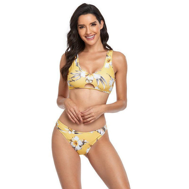 Dame bikini sæt med modet cut-out-design og farverigt mønster Stilla