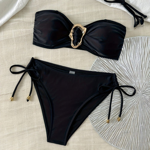 Dame Bandeau-bikini med elegant gylden spænde Skovae