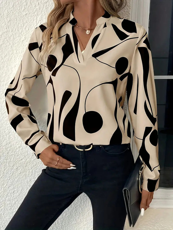 Damebluse med moderne grafisk design og afslappet pasform Stilla