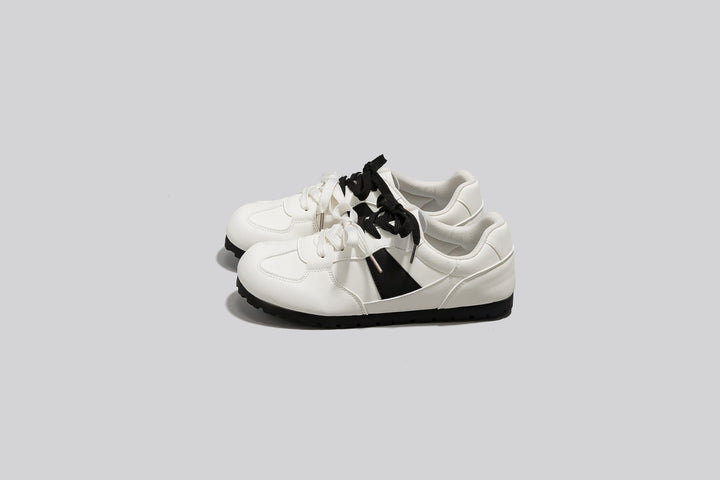 Dame Sporty Sneakers med innovativt overmateriale og fleksibel såleprofil Stilla