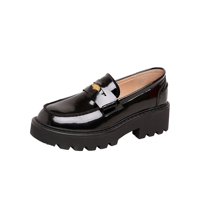 Dame Chunky Loafer med blankt overmateriale og robust profil Stilla