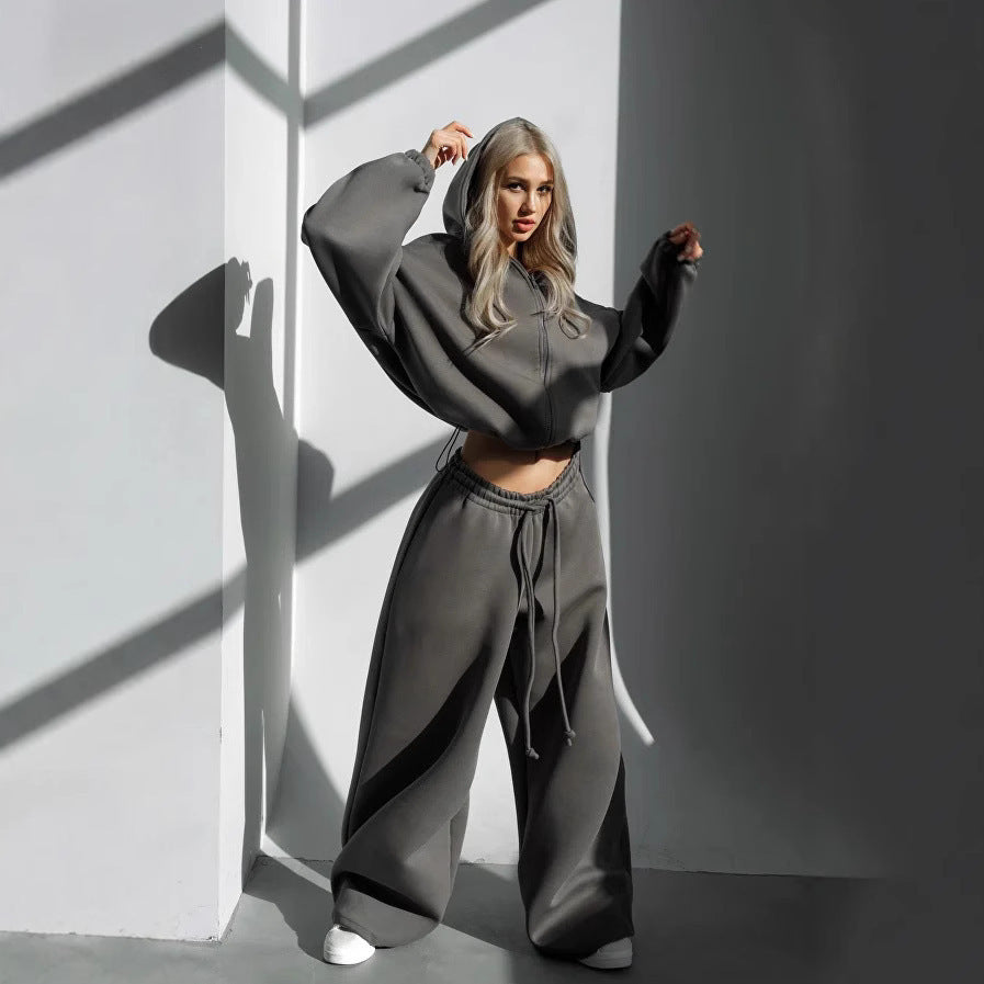 Kvindernes sporty cropped hoodie med innovativ finish Skovae