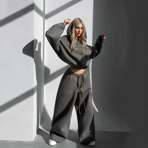 Kvindernes sporty cropped hoodie med innovativ finish Skovae