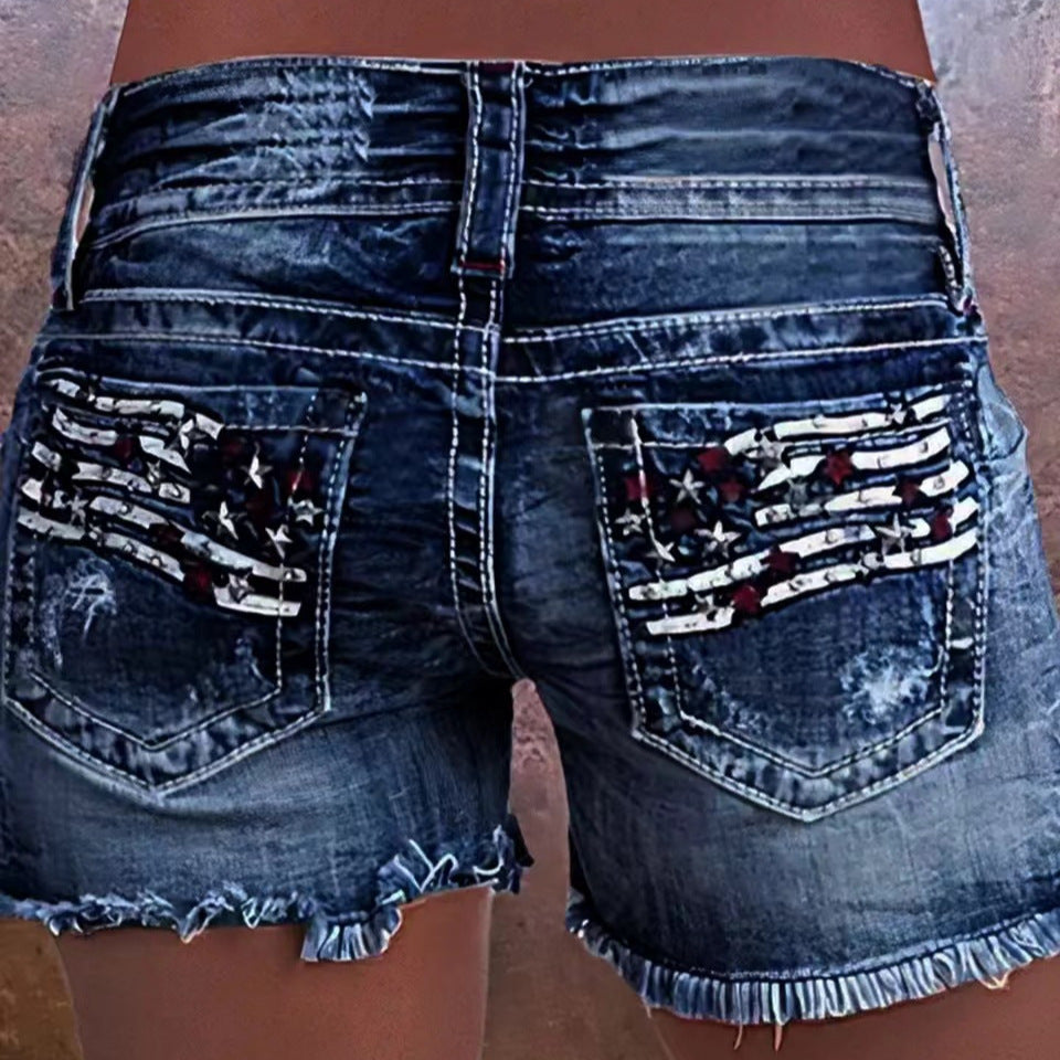 Dame cargo shorts med stilfulde riv detaljer og patriotiske applikationer Skovae