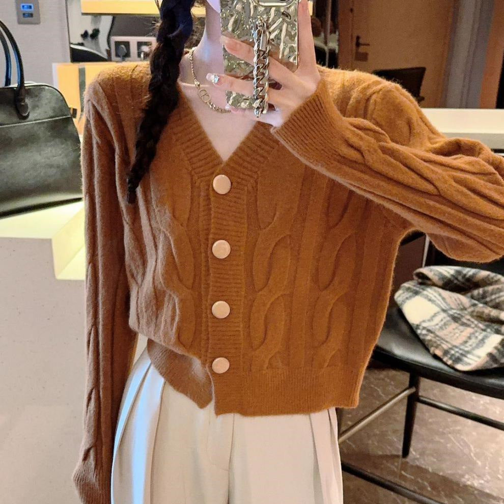 Kvinders chunky strik cardigan med dekorativ knaplukning og blødt materiale Stilla